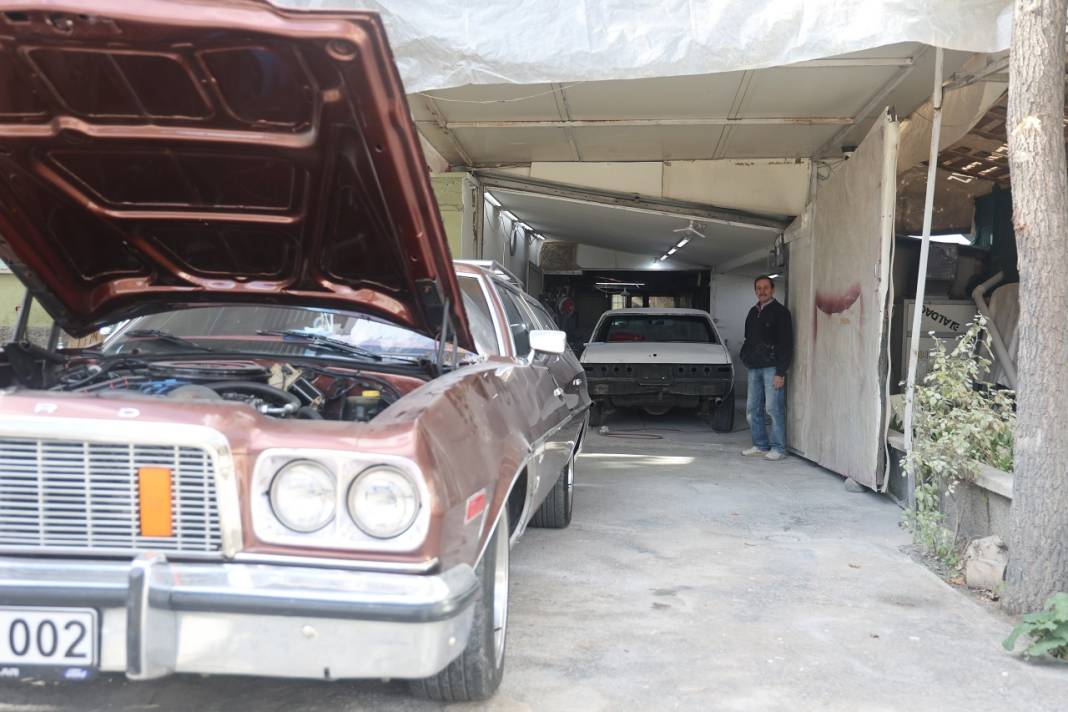 Bildiğiniz tüm ustaları unutun Konyalı bu usta tek: Serasında bitki değil klasik otomobil yetiştiriyor! 2